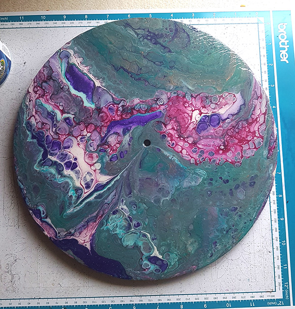 Acrylic Paint Pour Clock by John Bloodworth Gentleman Crafter (1)