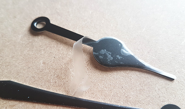 Acrylic Paint Pour Clock by John Bloodworth Gentleman Crafter (10)