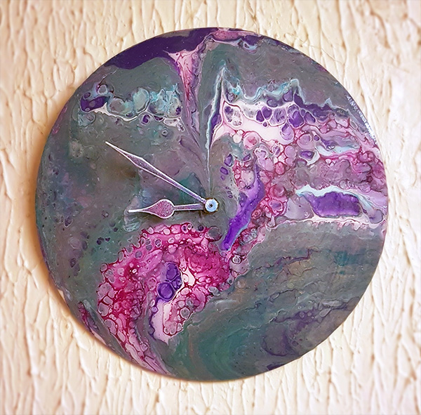 Acrylic Paint Pour Clock by John Bloodworth Gentleman Crafter (17)