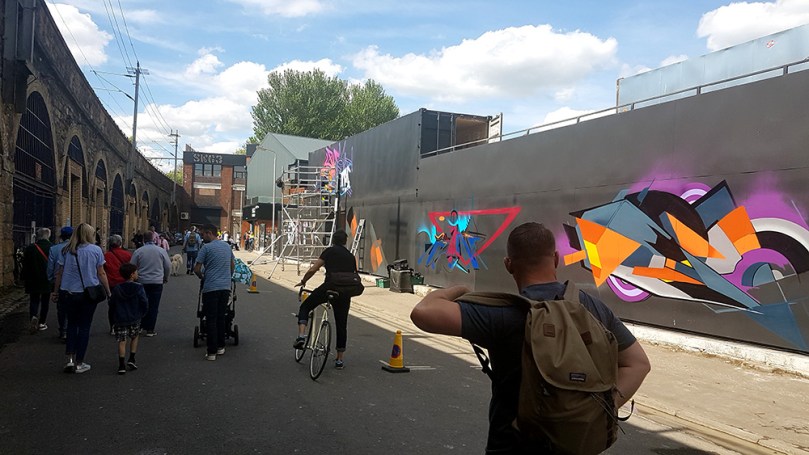 Gorgeous Grub And Gargantuan Graffiti (23)